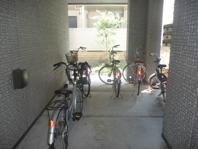 オリーブハウス 3階エントランス