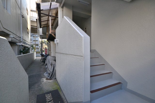 ベルメゾン 205エントランス