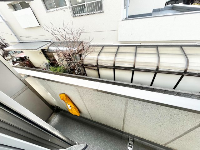 メゾン　ドゥ　ルミエール 2階バルコニー