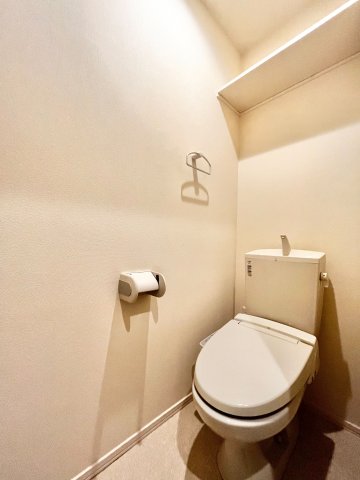 メゾン　ドゥ　ルミエール 2階トイレ