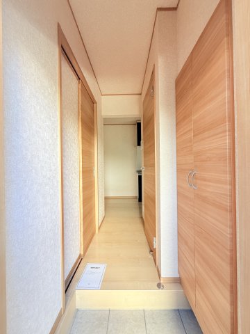 ポルテ見次 1階玄関