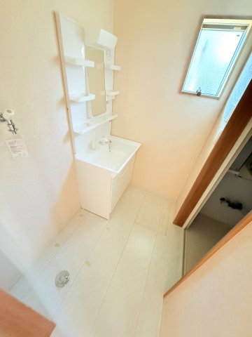 ポルテ見次 1階