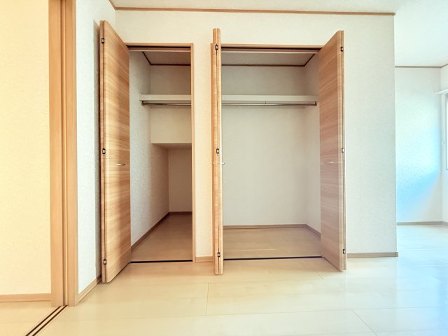 ポルテ見次 1階収納