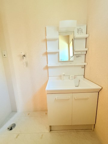 ポルテ見次 1階洗面所