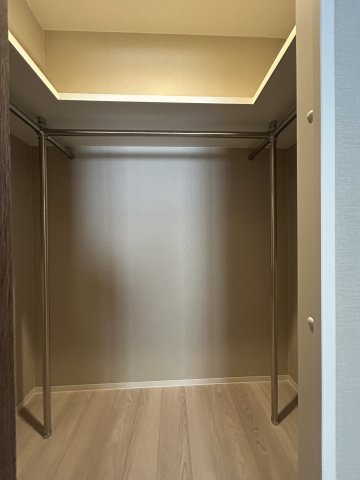 オーヴィジョン白木原駅2階 2階収納