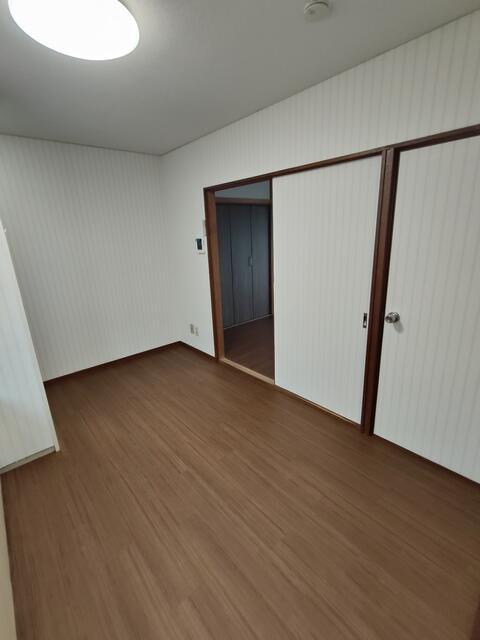 ドミール中島 202内装