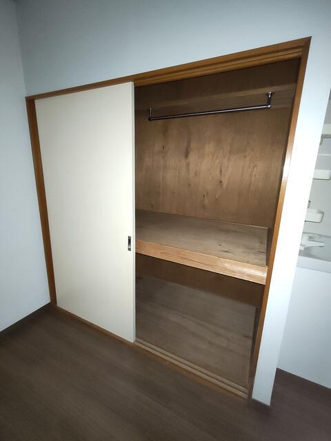 ドミール五番館 102