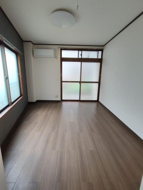 ドミール五番館 102