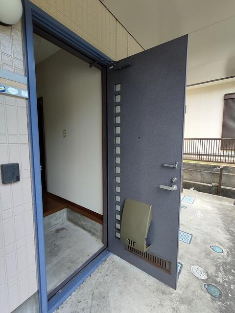 タウンコート久慈 103玄関