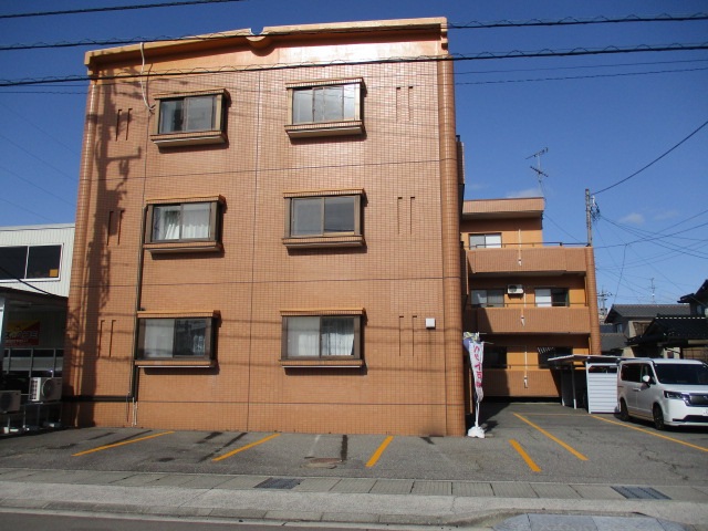石川県金沢市糸田１丁目 1階外観