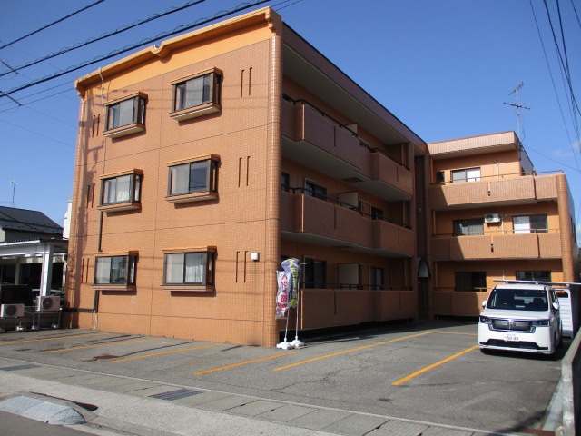 石川県金沢市糸田１丁目 3階外観