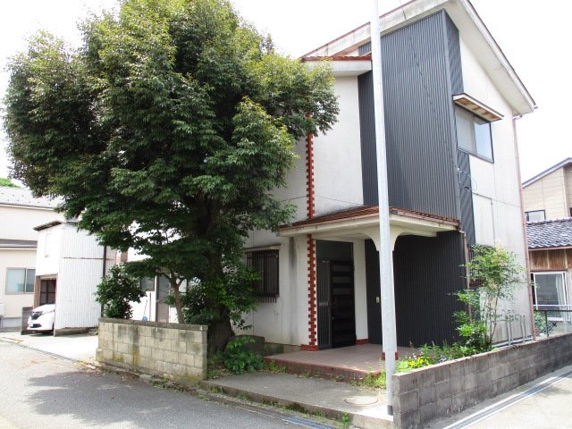 石川県白山市布市２丁目外観