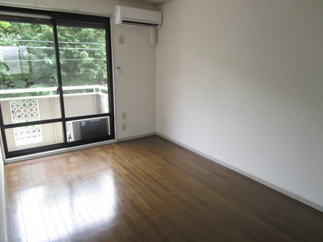 サンコーポ 1階居間・リビング