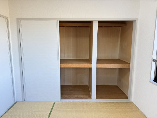 グリーンパークはやのA 201収納