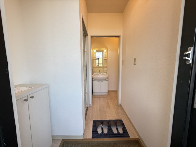 グリーンパークはやのB 202玄関