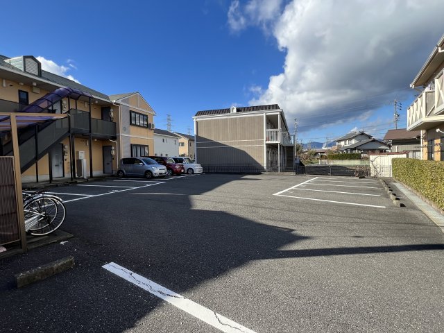 グリーンパークはやのB 202駐車場
