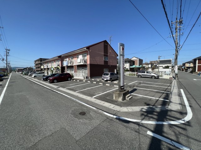 ラポールおおいA 101駐車場