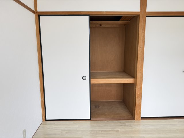 ラポールおおいA 101収納
