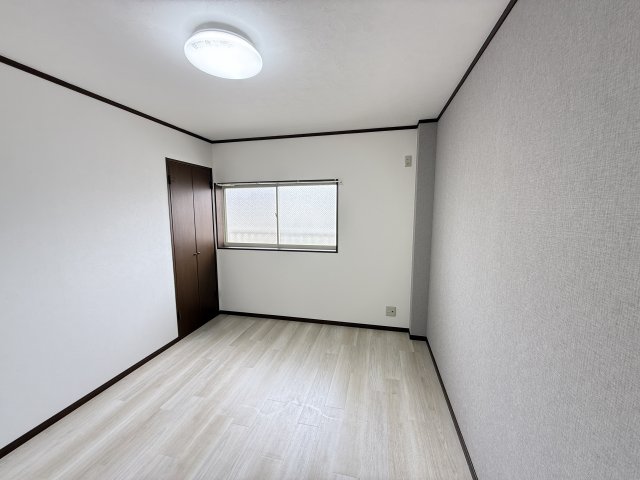 ラポールおおいA 201洋室