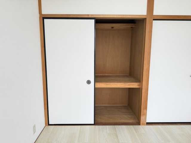 ラポールおおいA 201収納