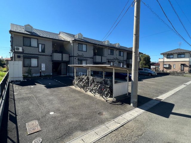 ミレニアムKN 105駐車場