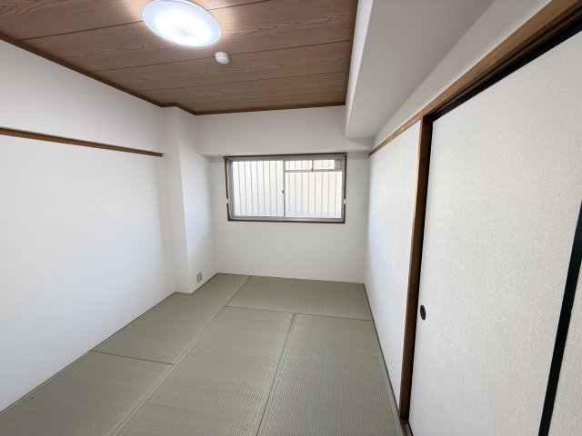 エステート上松 104和室