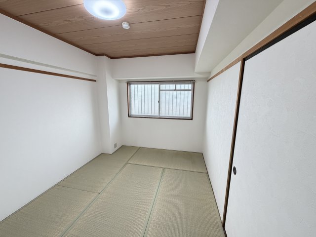 エステート上松 304和室
