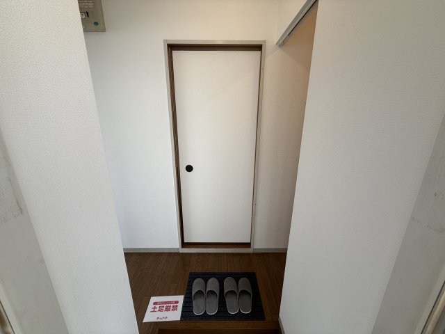 ヴィラ・アカンサスA 101玄関