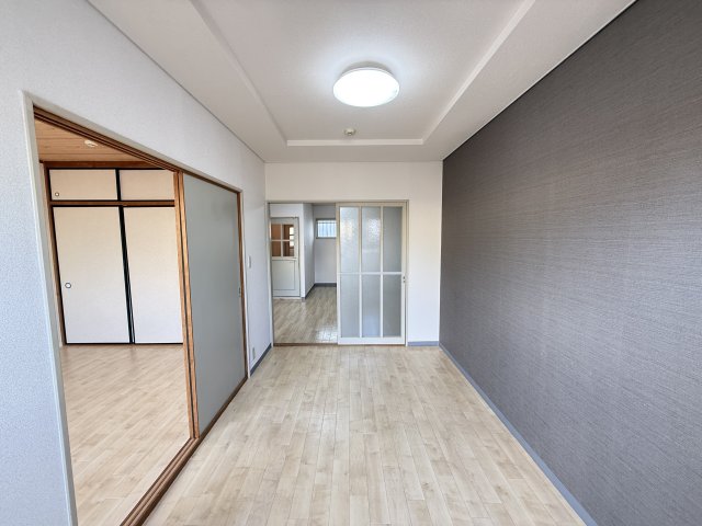 アメニティパークB 201洋室