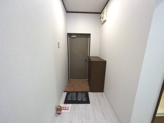 フレグランスモリカワＣ 203玄関