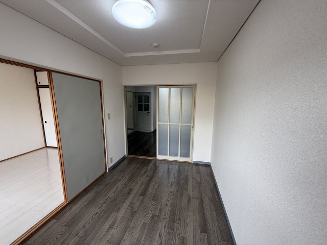 アメニティパークB 202洋室