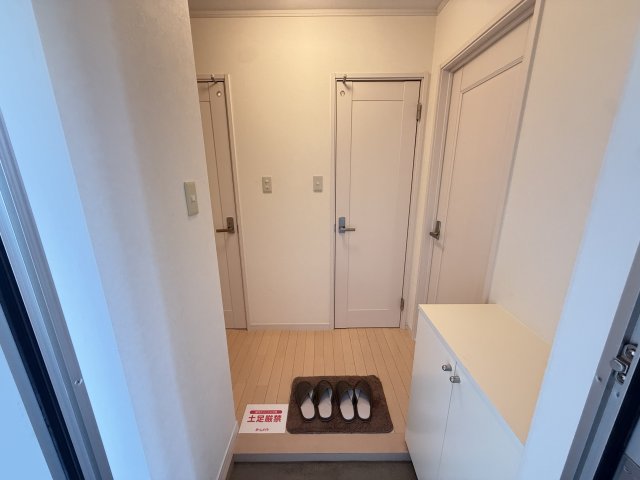 岡田826 102玄関