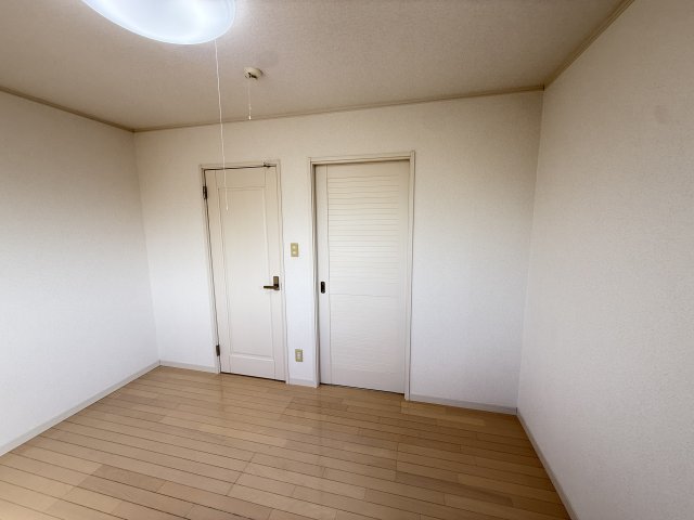 岡田826 102洋室