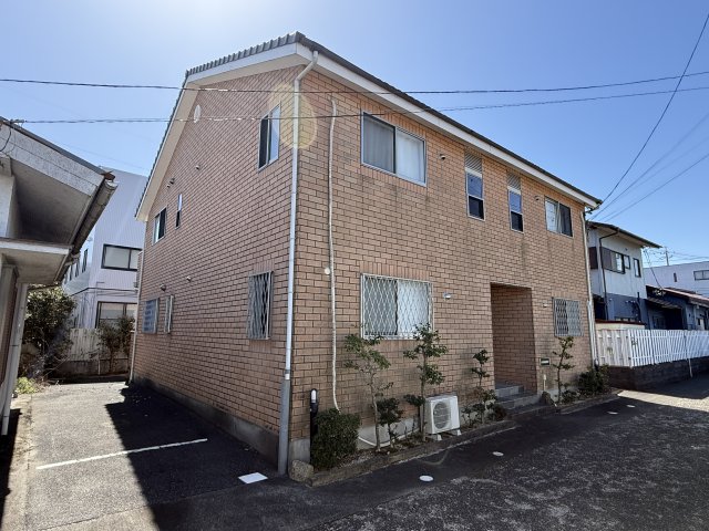 岡田826 102外観
