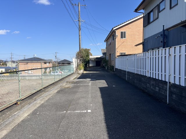 岡田826 102駐車場