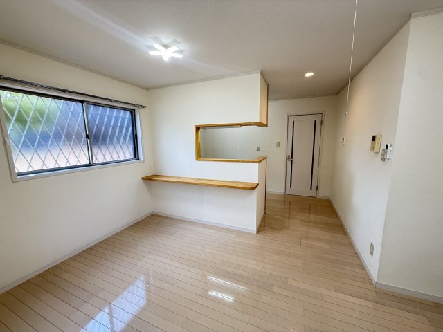 岡田826 102内装