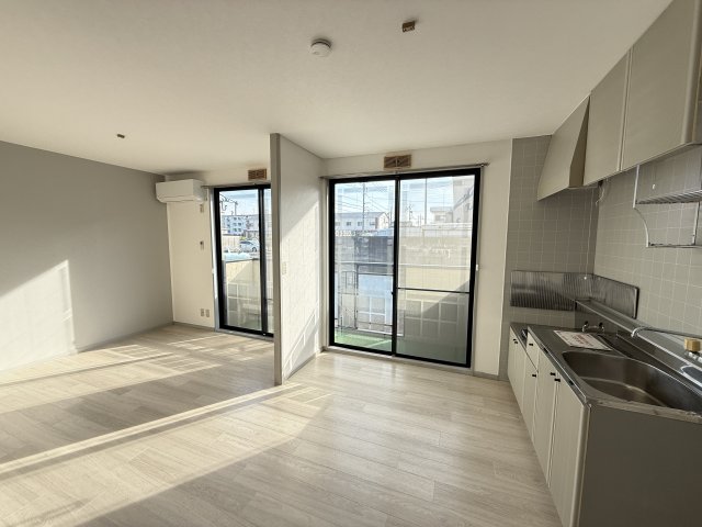 サンビレッジ築捨A 101居間・リビング