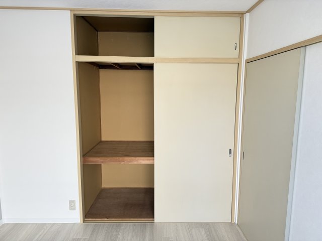 サンビレッジ築捨A 101収納