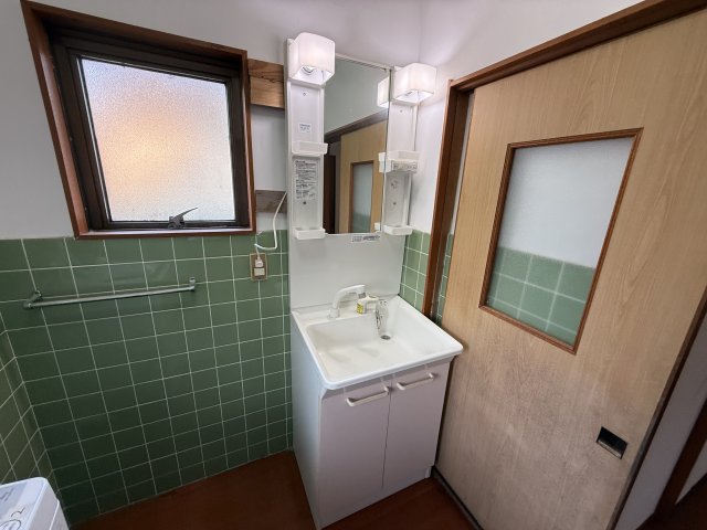 大垣市世安町貸家 1洗面所