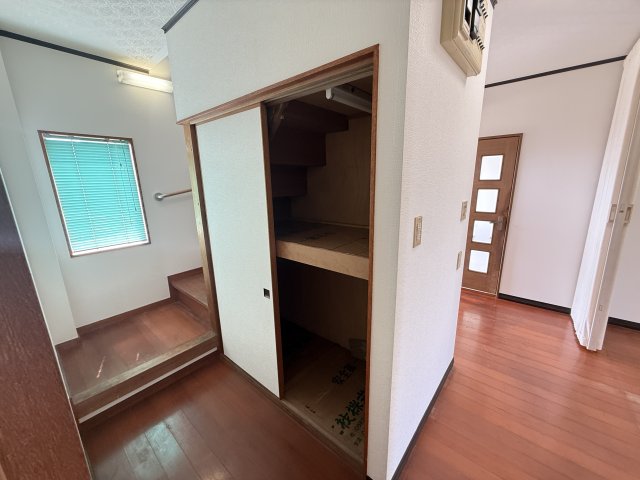 大垣市世安町貸家 1収納