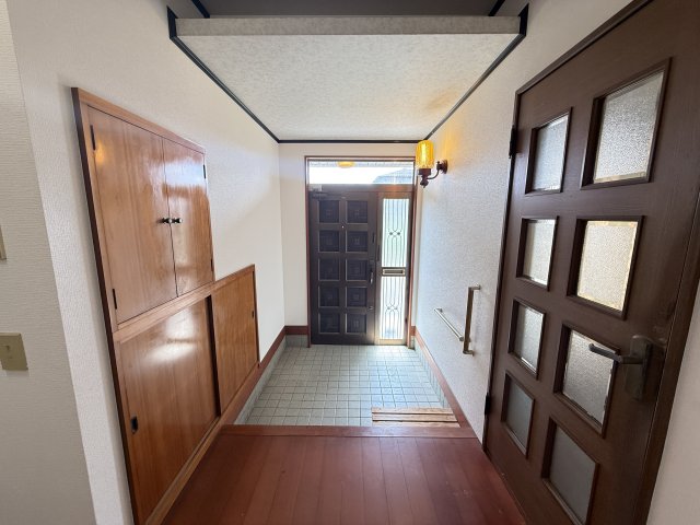 大垣市世安町貸家 1玄関