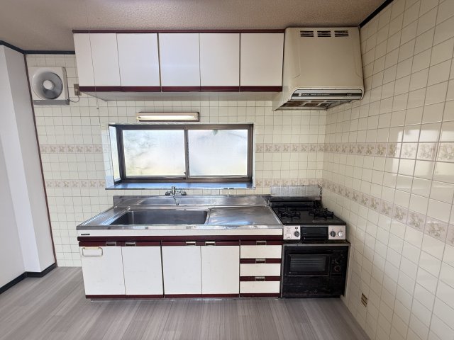 大垣市世安町貸家 1キッチン