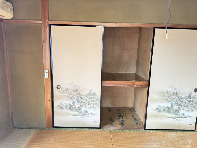 大垣市世安町貸家 1収納