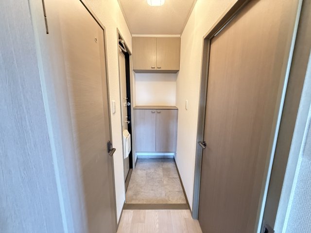 ウィンドワードA 201玄関