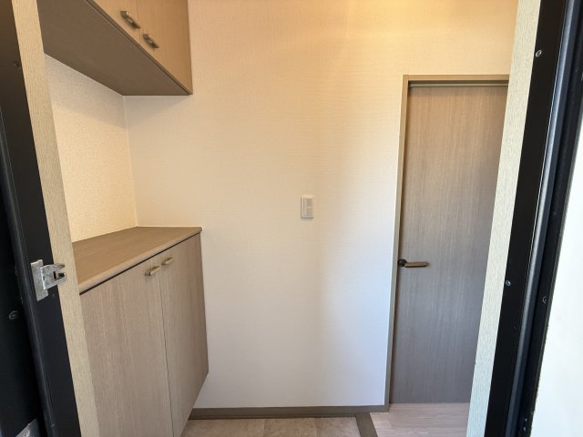 ウィンドワードA 201玄関