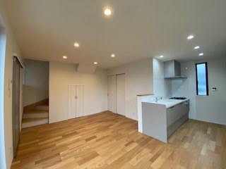 久留麻新築戸建ペット可物件 居間・リビング