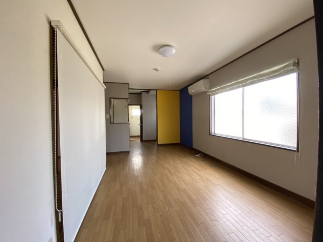 兵庫県洲本市上物部２丁目 201号室居間・リビング