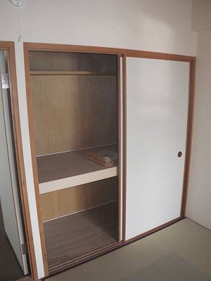 ファミーユグラン河野 303収納