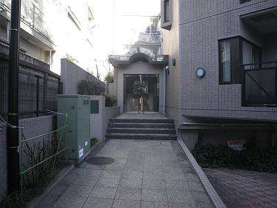 ファミーユグラン河野 303エントランス