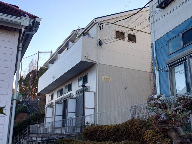 アザレ生麦A棟 205外観